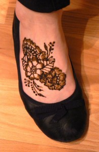 Foot design, simple henna
