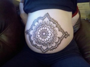 henna, baby belly, pregnant mehndi