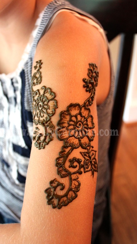 simple henna design, henna flower, henna party