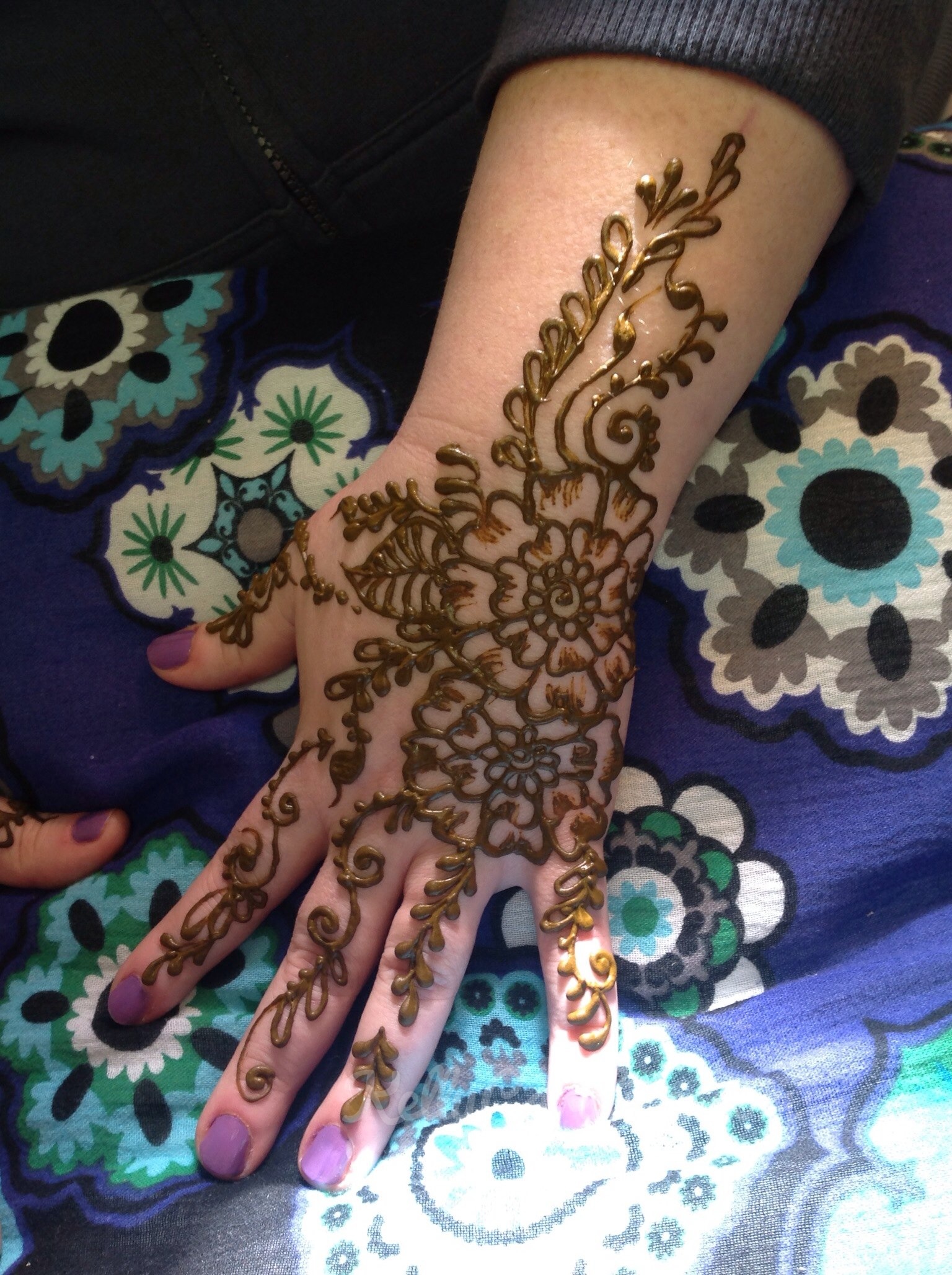simple henna design | Kelly Caroline