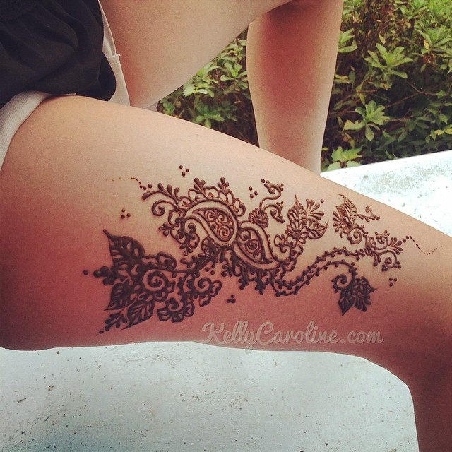 swirly henna on her upper thigh #henna #sexy #swirly #tattoos #tattoo #art #summer #kellycaroline #ypsilanti #paisleys #vines