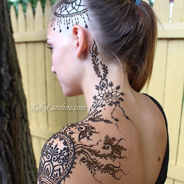 A beautiful Henna crown design connecting to the shoulder. Secret project :) #henna #hennaartist #hennacrown #crown #mehndi #shouldertattoos #floral #artist #art #kellycaroline #outside