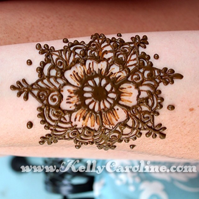 Floral Henna mandala on the forearm #henna #mehndi #kellycaroline #art #artist #hennaartist #mandala #tattoos #tattoo #ypsilanti #summer #michigan #design