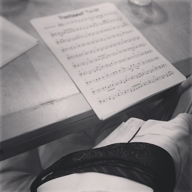 photo shoot prep #music #thefunnettes #photoshoot #photos #bw #black #white #musicnotes #tie #suit #kellycaroline #ypsilanti #heritagefestival #michigan