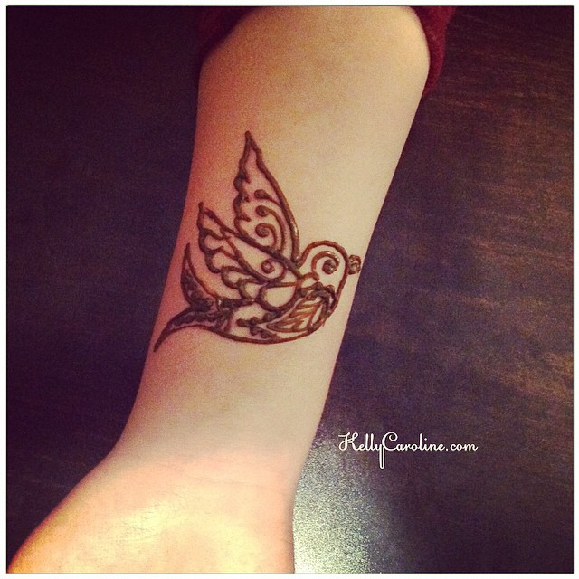 Henna bird design on the wrist from last night's henna party in Saline #henna #hennaartist #hennatattoo #kellycaroline #saline #michigan #tattoo #tattoos #tattooideas #bird #birthday #sparrow #art #artist #artwork #draw #mehndi #design