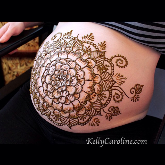 ‘Tis the season for the henna baby bellies! Mandalas are by far the most popular choice for expecting mothers. Check out this cute baby bump!