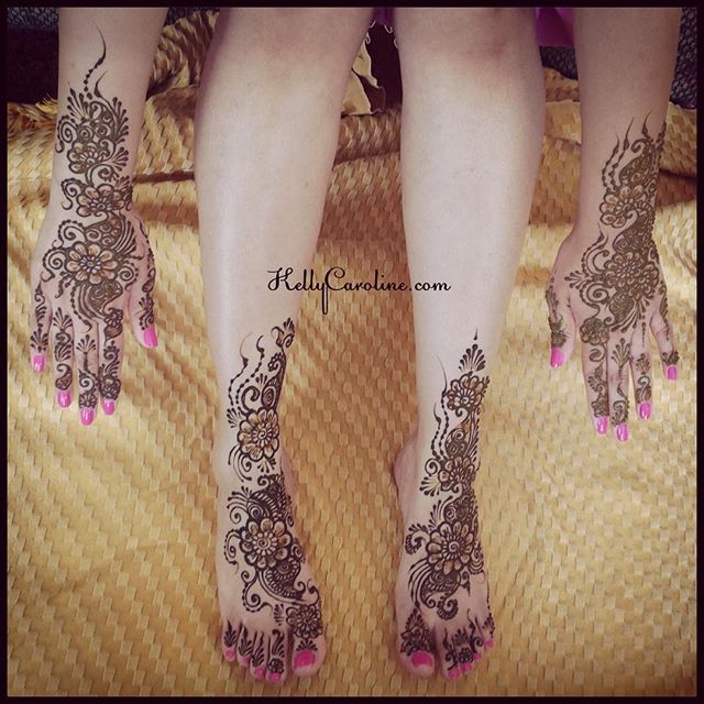 Indian bridal henna from this weekend in Sterling Heights. Her hot pink nail polish really makes her mehndi pop! #mendhi #henna #hennas #michigan #bride #bridal #indian #pink #flowers #flower #wedding #manicure #india #party #kellycaroline #paisley #organic #art #artist #design