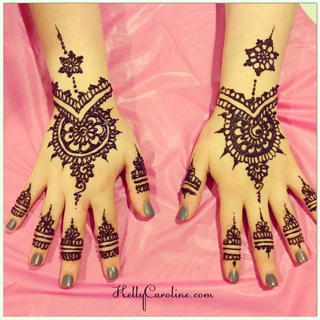 Henna from a party tonight - I have done this piece before, usually in a much slower environment of a private appointment, but I'm always up for a challenge! Here It is, done for both hands in under 10 mins  #henna #hennas #hennaartist #art #artist #kellycaroline #michigan #michiganhenna #mehndi #party #pink #flower #flowers #tattoo #tattoos #ypsi #ypsilanti #northville #manicure #mandala #hennatattoos