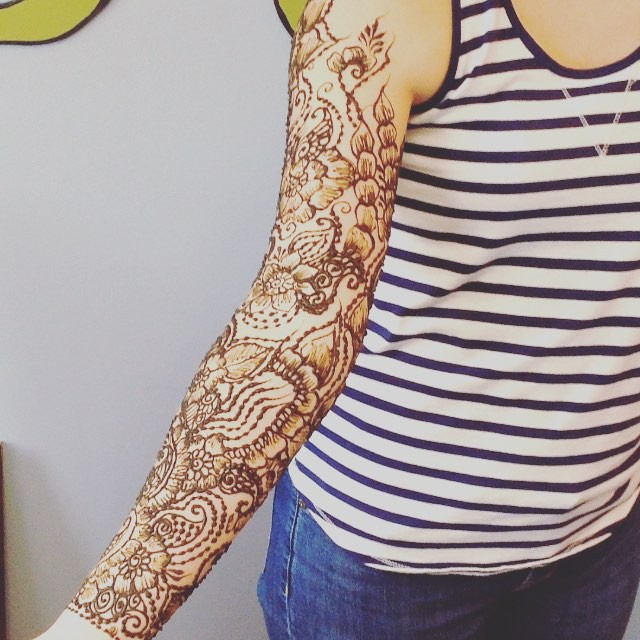 Full henna tattoo sleeve today at the studio – so fun #floral #tattoos #tattoo #henna #hennatattoo #hennaart #tattooed #kellycaroline #mehndi #mehndidesign #art #artist #flowers #flowerstagram #video #sleeve #ink #organic #natural #studio #ypsi #ypsilanti #michigan  #fun #autumn