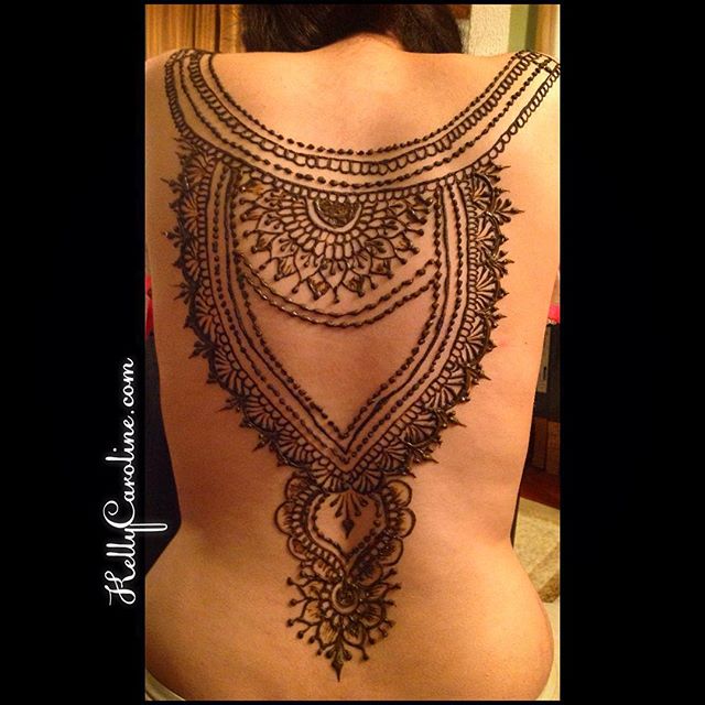 A request from a bride to be today. She wanted the widely popular henna design from the one and only @hennalounge – here’s my rendition of it