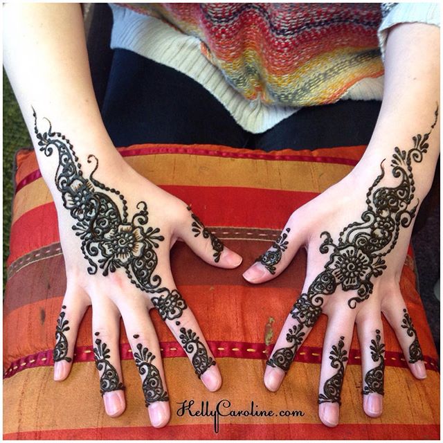henna, hand design, henna tattoo, michigan henna artist, michigan henna, kelly caroline, flower tattoo, flower tattoos, henna tattoos