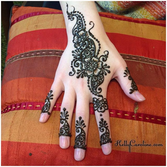 henna, hand design, henna tattoo, michigan henna artist, michigan henna, kelly caroline, flower tattoo, flower tattoos, henna tattoos