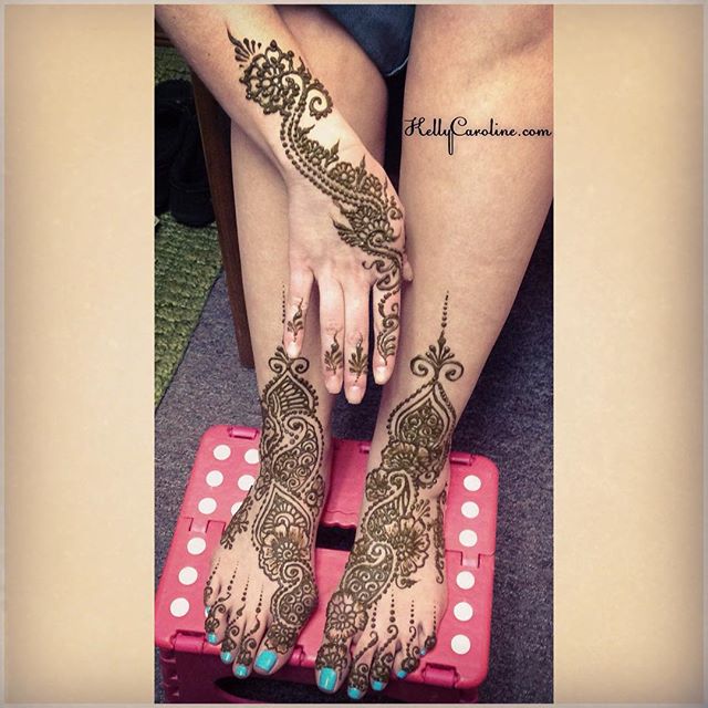 Henna for a bride who is getting married in Jamaica ! Both feet so she doesn’t need shoes – how romantic