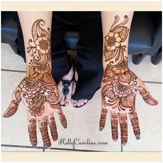 Wedding Henna design by our artist Lisse. I am loving the leaves!