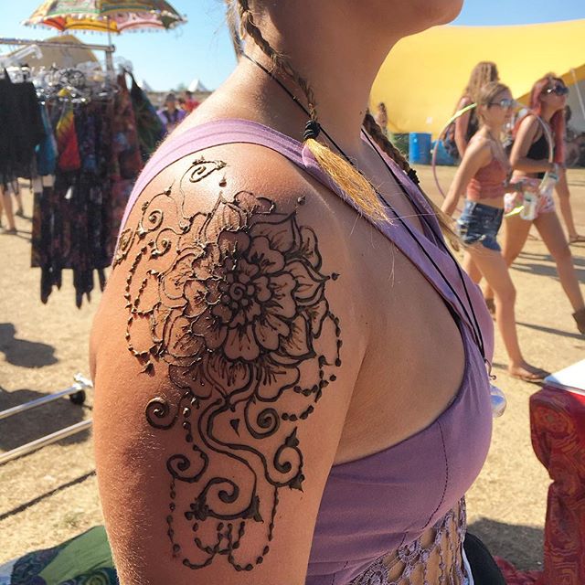 One of my favorite henna designs from – THANK YOU @electric_forest for such a magical time!! . . private appointments available Monday-Saturday 2-5:30pm call 734-536-1705 or email kelly@kellycaroline.com