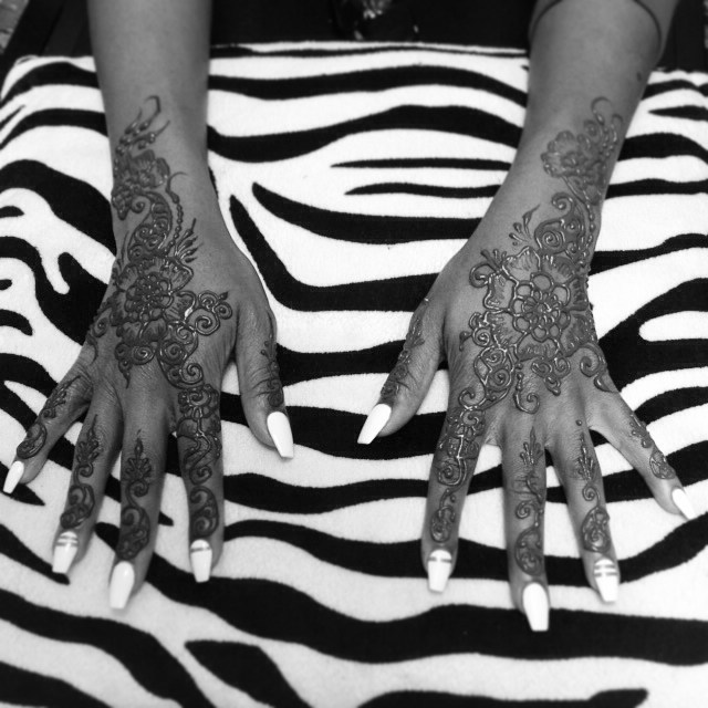 A beautiful pair of henna designs for the top of the hand for a Victoria’s Secret associate who wanted to pamper herself . . private appointments available Monday-Saturday 2-5:30pm call 734-536-1705 or email kelly@kellycaroline.com