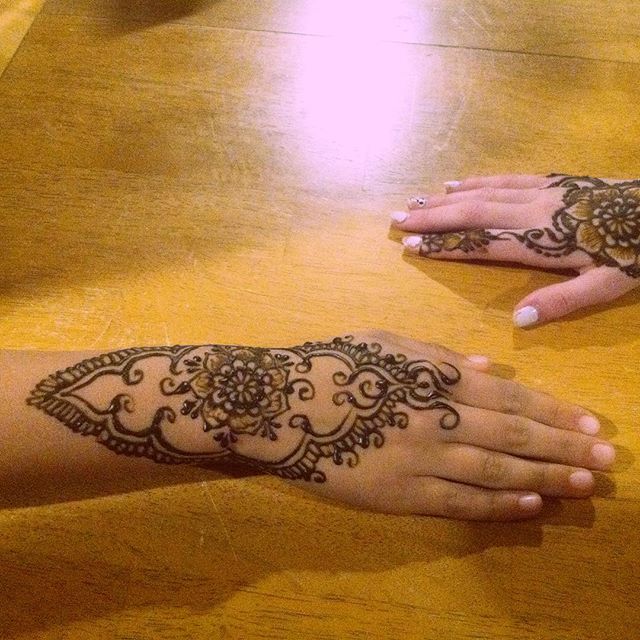 The birthday party guest henna design from yesterday’s henna party in Novi, Michigan . Private party bookings available . . private appointments available Monday-Saturday 2-5:30pm call 734-536-1705 or email kelly@kellycaroline.com