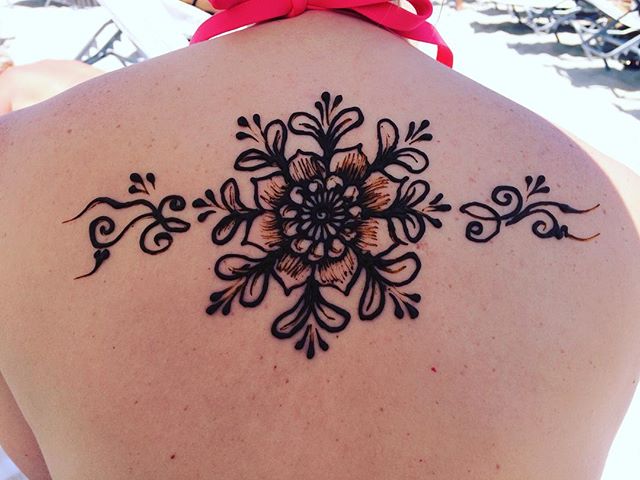 Henna while I was in this weekend. Now I am back accepting appointments this week . Grab a friend and come into the studio this week . . private appointments available Monday-Saturday 2-6:30pm call 734-536-1705 or email kelly@kellycaroline.com