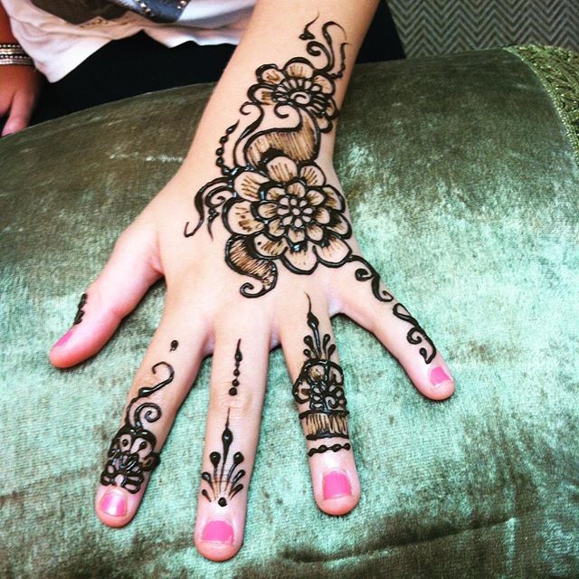 henna today for a birthday girl ::