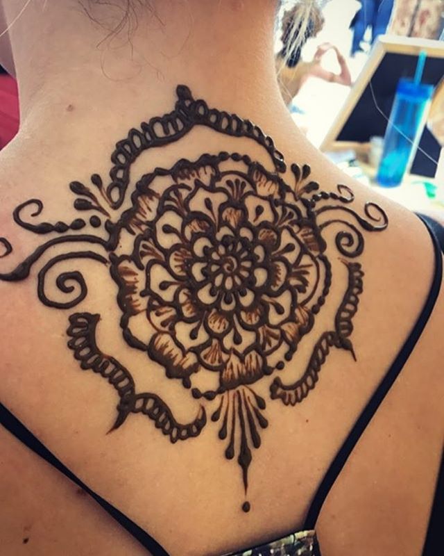 Mandala henna