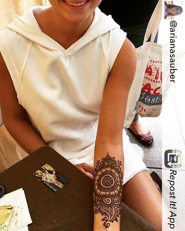Repost from @arianasauber using @RepostRegramApp – Got some amazing freestyle henna done by @henna_by_kelly_caroline