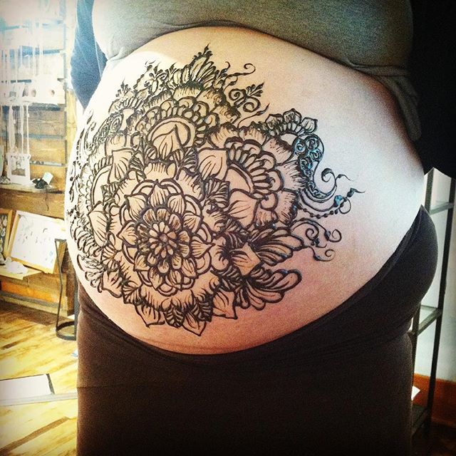 Getting to do henna for a mama so close to Mother's Day - so fun! Know any lovely lady who is a mama-to-be? The ideal time frame to have your baby bump decorated in natural, organic henna is 30 weeks and up. Book a session or get a gift certificate for a friend ! #henna #mehndi #hennatattoo #hennatattoos #artist #kellycaroline #baby #mama #babyshower #floral #flower #babybelly #babygirl #hennas #tattoo #ink #tattoos #organic #natural #michigan #ypsi #ypsilanti #mandala #bellyblessing #blessing #kids #mama #mom #pregnancy #pregnant #michiganhenna