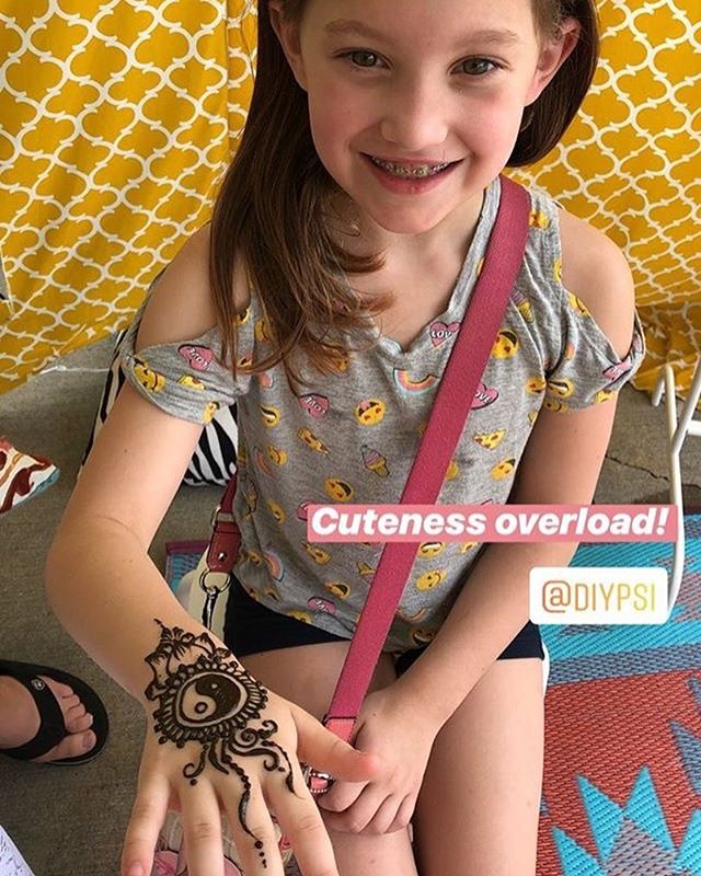 Cutest little girl wanting our cutest yin yang design ☯☯ . . #henna #hennas #hennaartist #kellycaroline #michigan #michiganartist #dearborn #dearbornheights #mehndi #mehndidesign #tattoo #tattoos #ink #organic #hennadesign #hennatattoo #hennatattoos #flower #flowers #yoga #yogi #mandala #ypsi #ypsilanti #detroit #birthdayparty #canton #diypsi #ypsireal